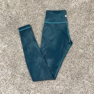 Lululemon Size 2 Custom Tie Dye Wunder Under